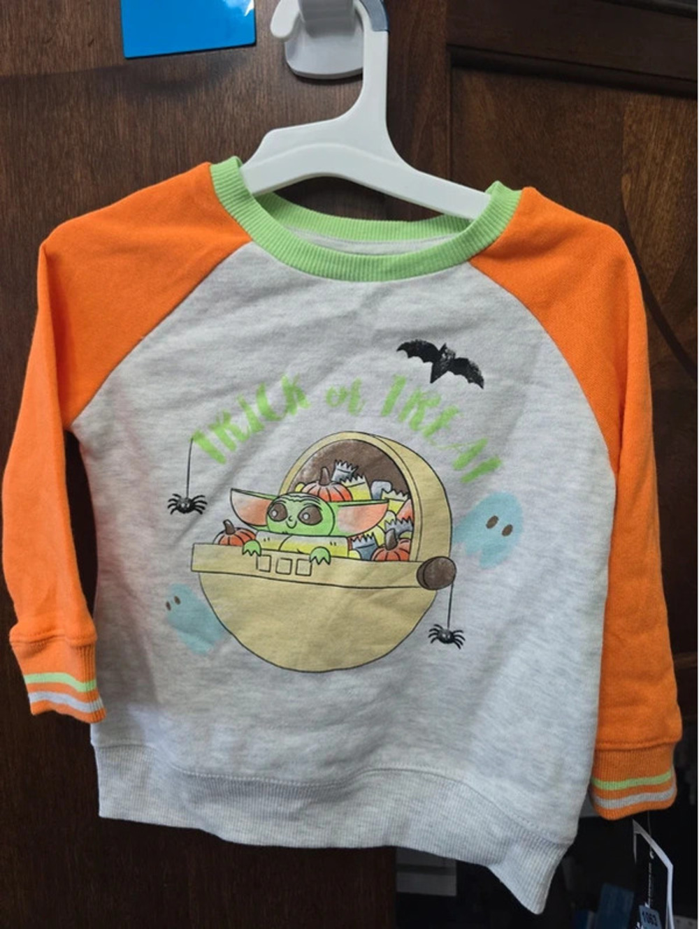 2t brand new halloween sweatshirt from star wars. Item 1063